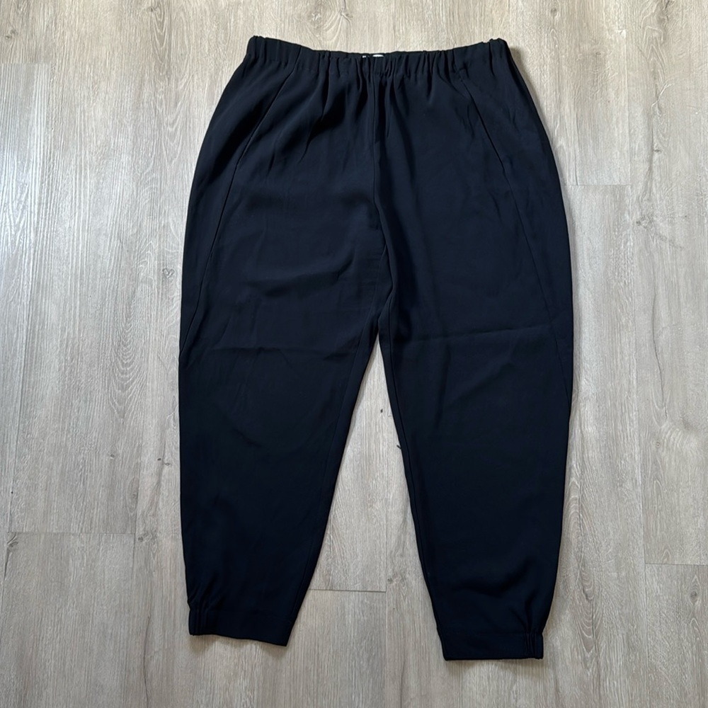 Aritzia Babaton black straight leg pant
